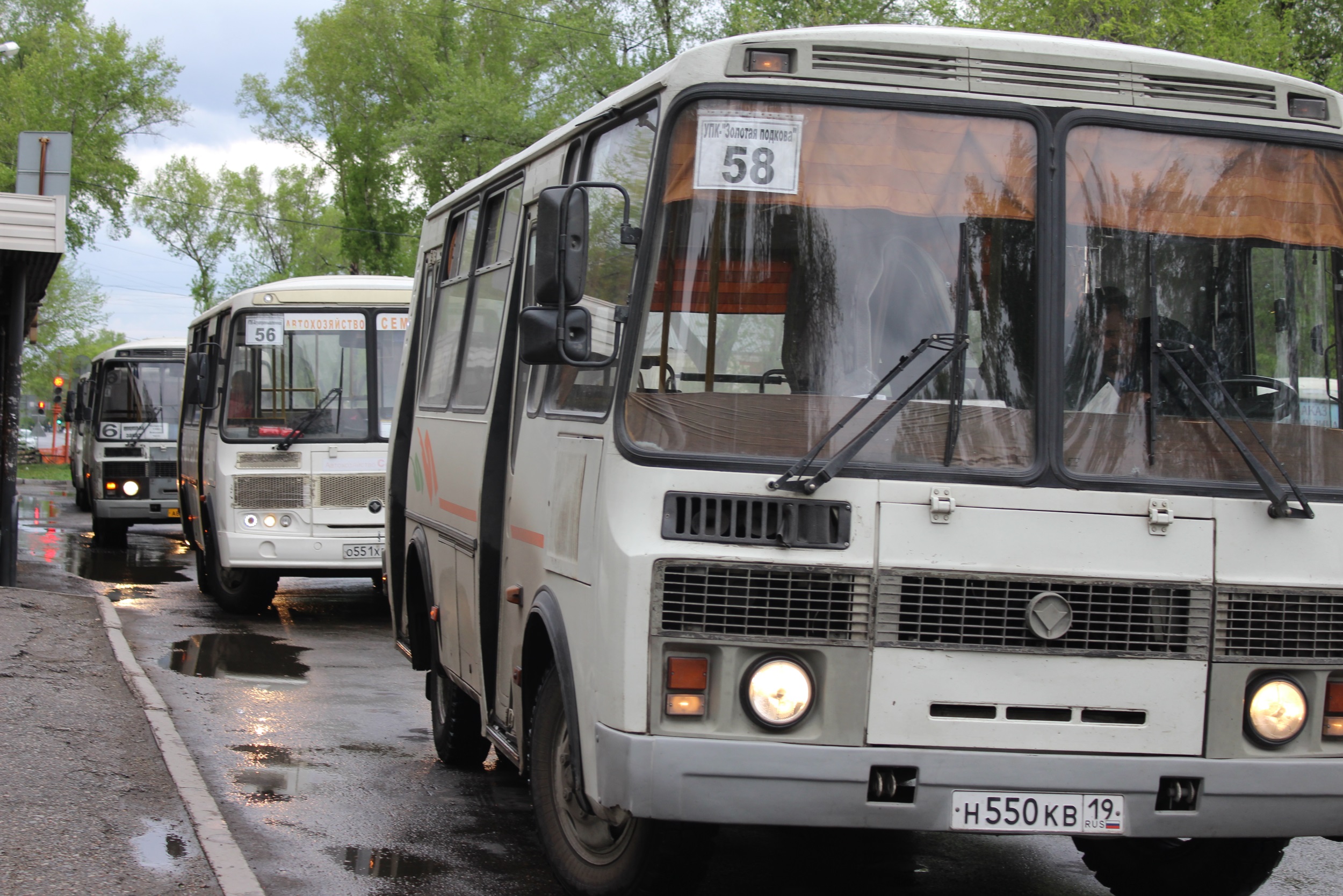 Автобус. Абаканский автобус. Дачные автобусы Абакан. Абакан общественный транспорт.