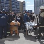 В роли учителей военные и спасатели: интерактивный урок мужества прошёл в 33 и 1 школе Абакана