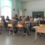 Патриотические и военные песни вместо привычных звонков звучат в школах столицы Хакасии
