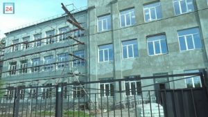 Темп ускорен, бригады работают в две смены, но особый контроль с 10 абаканской школы не снимается