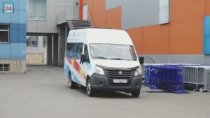 Для поездок на конкурсы и соревнования: абаканские коллективы и команды получили новый транспорт