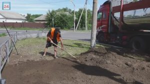 В ландшафтном обрамлении: улицу Жукова в столице Хакасии украсит новый газон
