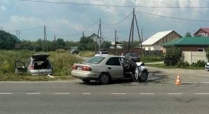 Водитель пострадал в дорожной аварии в Алтайском районе