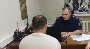 В Красноярском крае задержали воспитателя детского лагеря по уголовному делу об изнасиловании ребенка