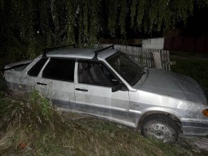 В Шушенском районе пьяный сельчанин угнал машину и разбил её