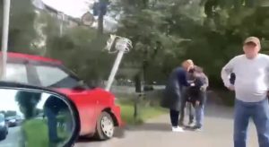 Стойку светофора снес в Абакане водитель на Шевченко-Ленина