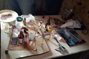 Черногорец превратил свою квартиру в опийный наркопритон
