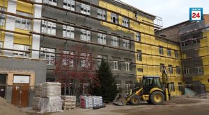 Фасадные работы на первой Абаканской школе вышли на финишную прямую