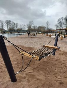 Уличные гамаки появились в абаканской зоне отдыха