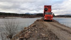 В Малых Арбатах отремонтирована дамба