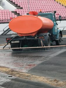 Лёд начали заливать на абаканском стадионе «Саяны»