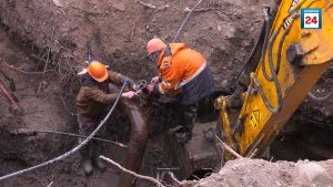 Новый напорный коллектор прокладывают в столице Хакасии