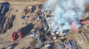 Частная ферма полыхала в Хакасии из-за замыкания проводки