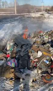 Мусоровоз вспыхнул в Хакасии из-за горячей золы