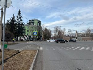 Сбил на «зебре»: в Черногорске в аварии пострадала 17-летняя девушка