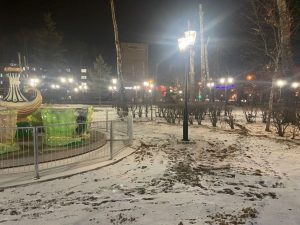 Светлее стал Черногорский парк Абакана — здесь установили 25 новых опор освещения