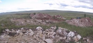 Вместо сельхозугодий для выращивания культур и пастбищ в Усть-Абаканском районе шла добыча плитняка