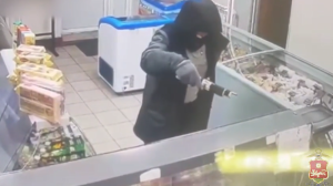 Налётчик с самопалом, жаждавший выпить, задержан в Черёмушках