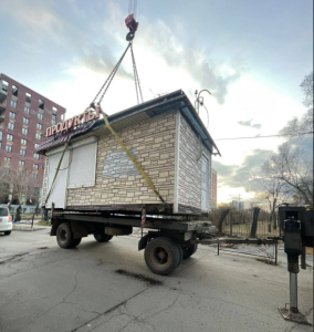 Еще один торговый киоск снесли в Абакане под контролем судебных приставов