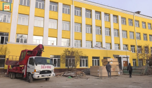 С внушительными ресурсами и показателями: в 1 школе Абакана идут работы по внутренней отделке