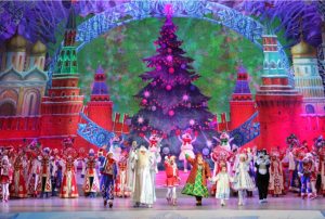 17 ребят из Хакасии побывали на Кремлёвской ёлке‎