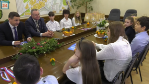 18 юных талантов из столицы Хакасии рассказали о своих успехах Главе Абакана