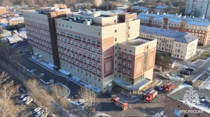 Ресбольница горела в Абакане — пожарные эвакуировали 15 человек