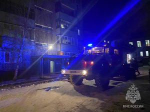 Житель Саяногорска надышался дымом на пожаре в многоэтажке- ему понадобилась помощь врачей