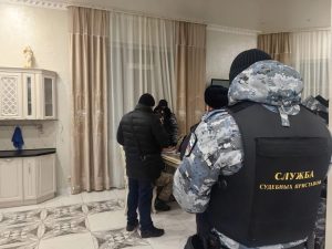 Цыганский посёлок в Усть-Абаканском районе «прошерстили» силовики Хакасии