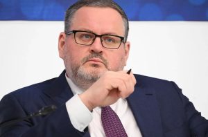 Министр труда и соцзащиты России Антон Котяков работает сегодня в Хакасии