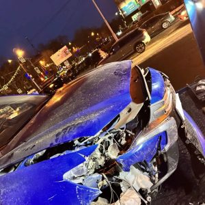 Решив проскочить на красный, автоледи в Абакане спровоцировала серьёзное ДТП