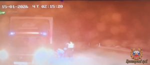Дорожные полицейские помогли водителю грузовика, сломавшемуся в Минусинске на ночной трассе