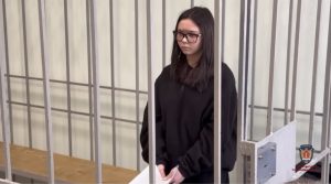 Девушка, участвовавшая в «похищении» подростка в Красноярске, действовала совместно с мошенниками- позиция обвинения