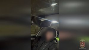 Иномарка «виляла» на дороге: автопьяницу поймали инспекторы в Абакане