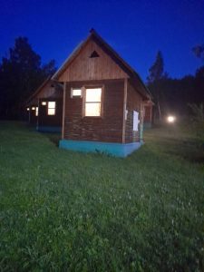 Директор лагеря под Абазой, где умерла девочка, вину признал — его ждёт суд