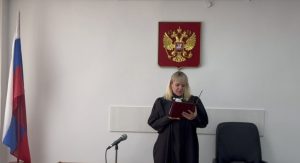 Бил сына кулаками, ремнём и металлической метлой по голове: в Хакасии отец-изверг истязался над подростком несколько лет