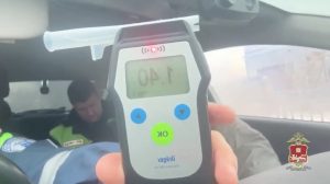 Сначала проклинала, затем предлагала себя в жёны госинспектору и обещала не пить — хмельная бесправница устроила ДТП в Абакане