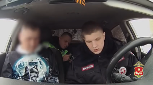 Несуществующие права предъявил житель Ужура дорожным полицейским Хакасии