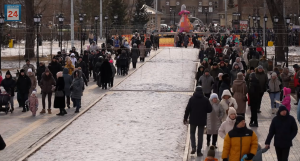 С блинами, хороводами и подарками Масленицу шумно отпраздновала столица Хакасии