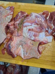 Свою вину не признала: на 200 тыс. оштрафована заведующая детским садом в Минусинске, кормившая малышей тухлым мясом