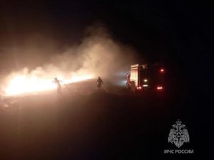 Первый в этом году степной пожар тушили пожарные Хакасии