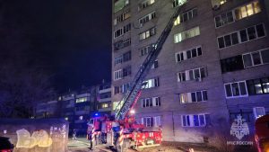 Мужчину спасли на пожаре в Абакане