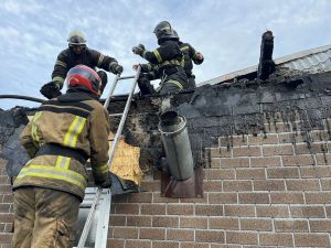 Жилые дома сгорели в Сорске и Подсинем