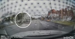 Пролетел на красный и чуть не сбил ребёнка на «зебре»- ГАИ Абакана ищет лихача