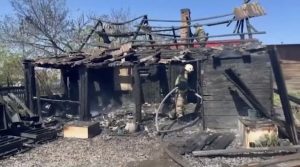 Двое подростков спасли маму с детьми из горящего дома в Ужуре