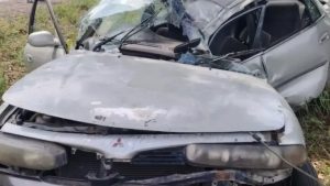 Не справился с управлением, слетел с дороги и врезался в дерево: бесправник разбился в Хакасии