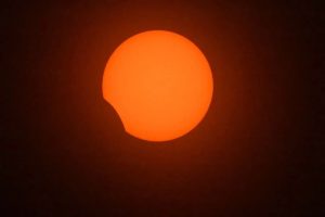 Взгляд из космоса: российский космонавт запечатлел солнечное затмение