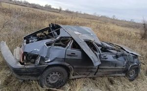 В Хакасии водителя перевернувшейся несколько раз машины спас ремень безопасности