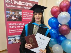 «Мастер делового администрирования»: директор 3 абаканской школы окончила академию при президенте России